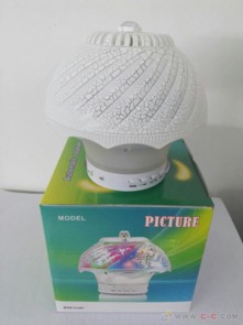 深圳香林牌旋轉(zhuǎn)藍(lán)牙音響